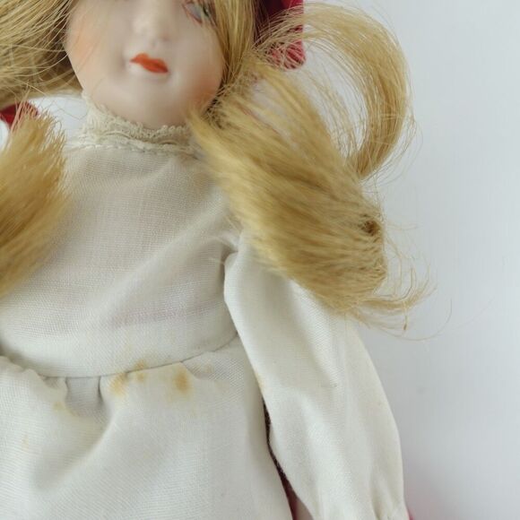 Russ Berrie International Doll Canada - Picture 8 of 11